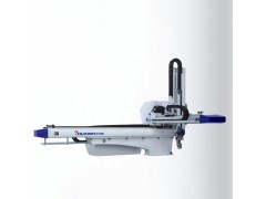 取出塑膠成型機的機械臂