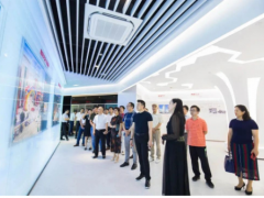 凝聚為魂 團(tuán)結(jié)是根 洪清華會(huì)長(zhǎng)率隊(duì)“走進(jìn)德力西” 參觀考察